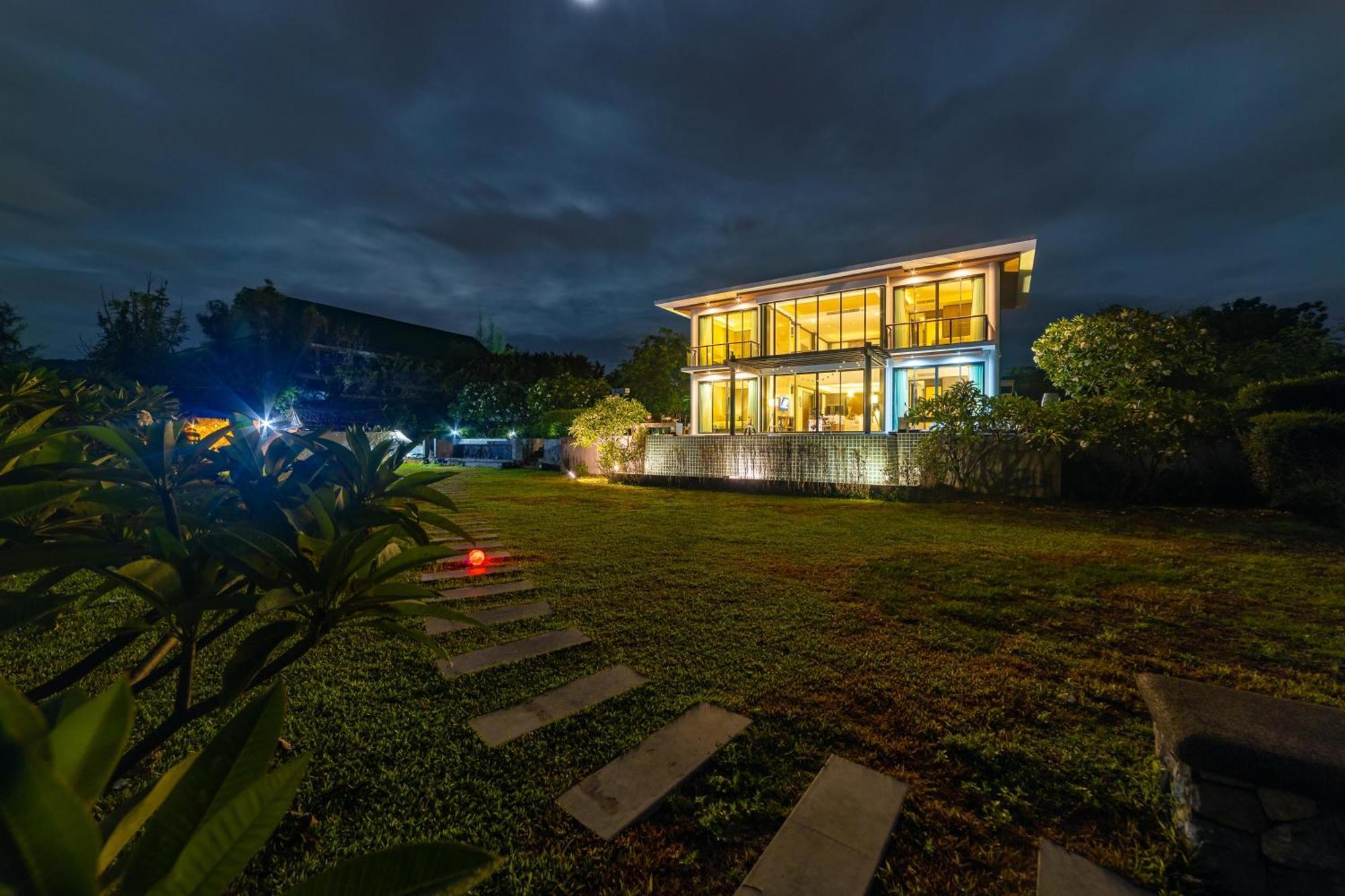 Beachfront Modern 4 Bedroom Pool Villa - Rv Hua Hin Ngoại thất bức ảnh