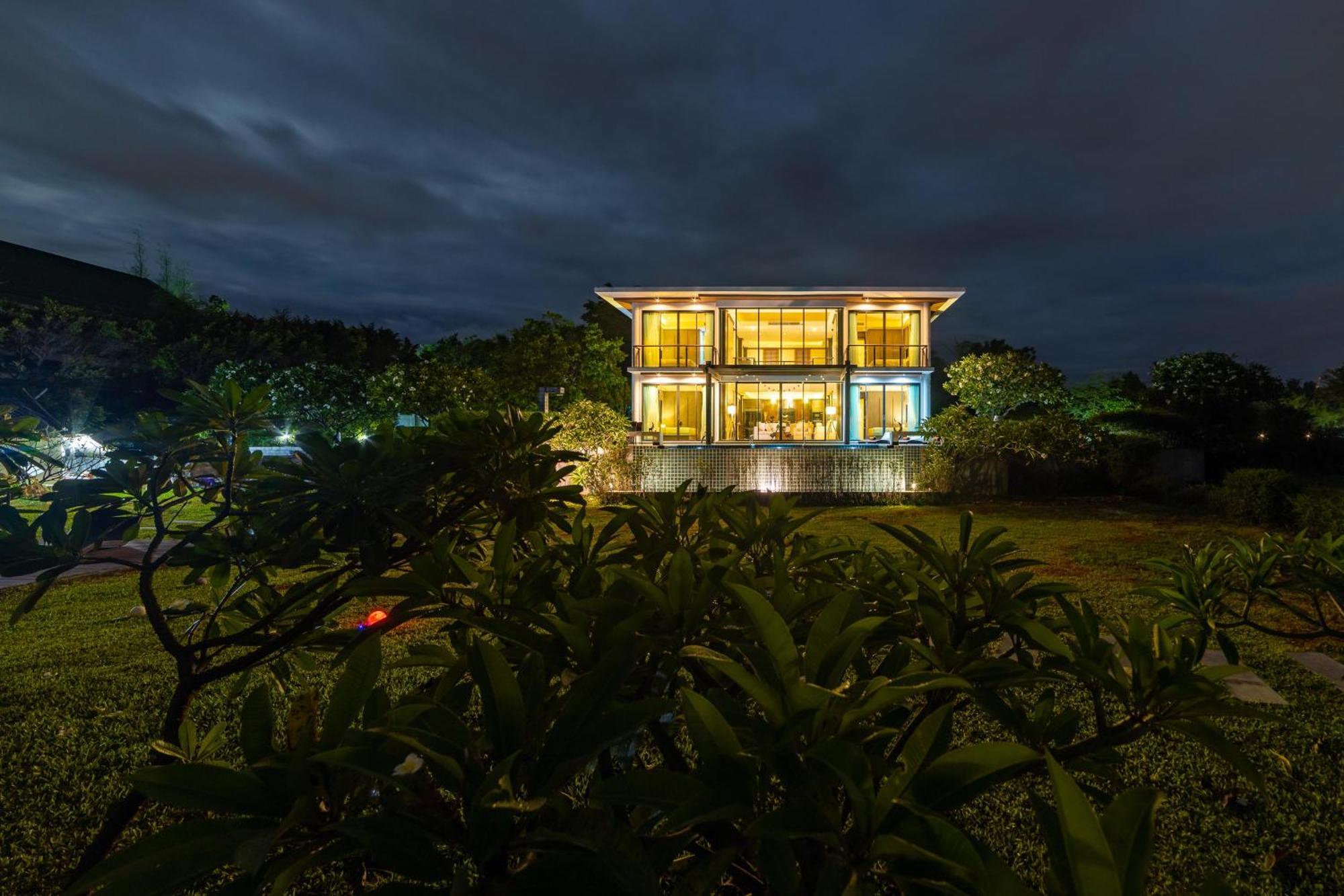 Beachfront Modern 4 Bedroom Pool Villa - Rv Hua Hin Ngoại thất bức ảnh